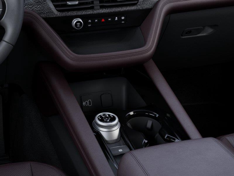 Vehicle photo 15