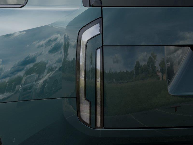 Vehicle photo 11