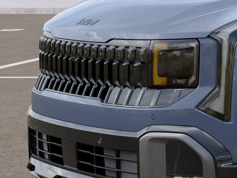 Vehicle photo 12