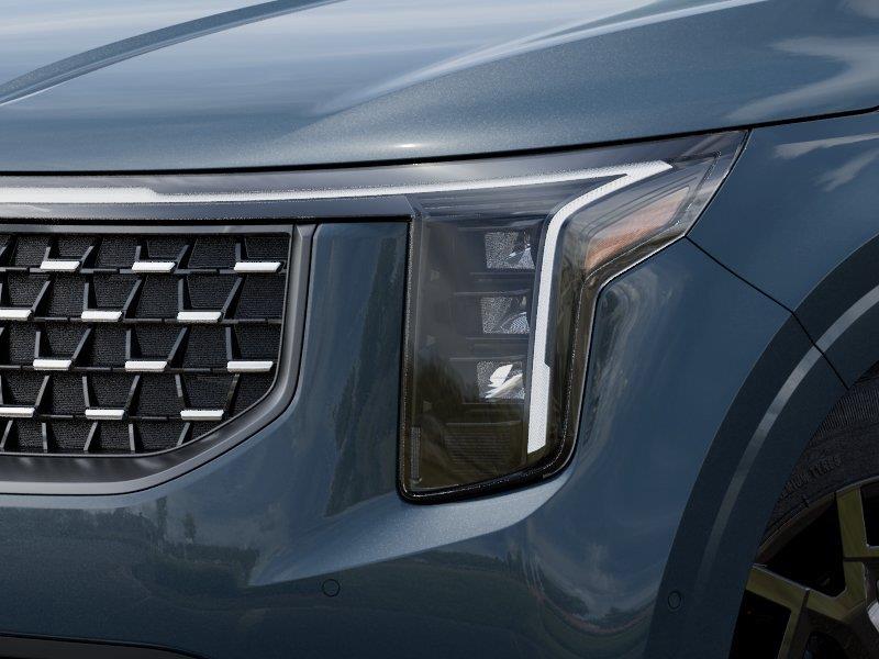 Vehicle photo 10