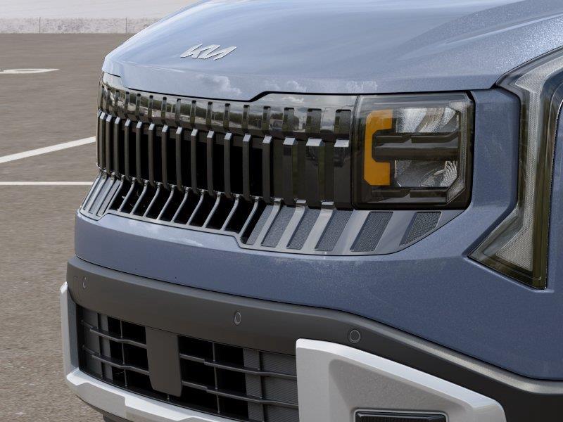 Vehicle photo 12