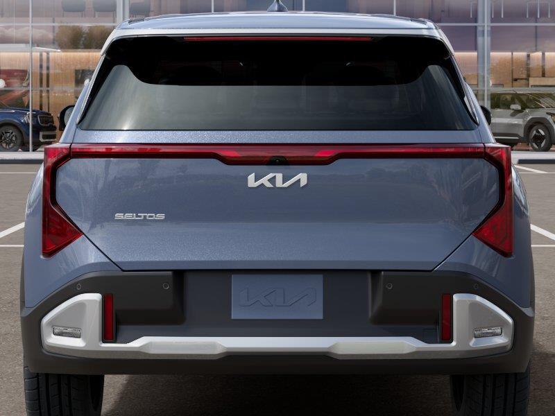 Vehicle photo 13