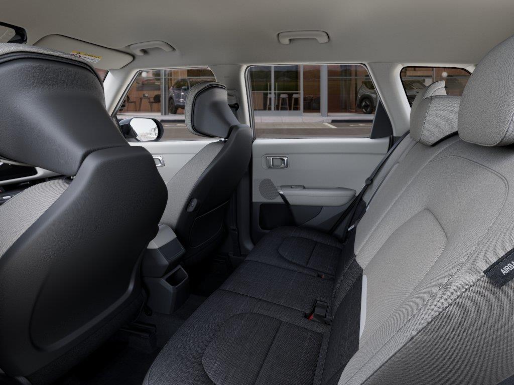 Vehicle photo 18