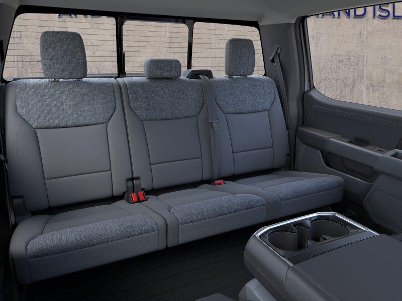 Vehicle photo 11