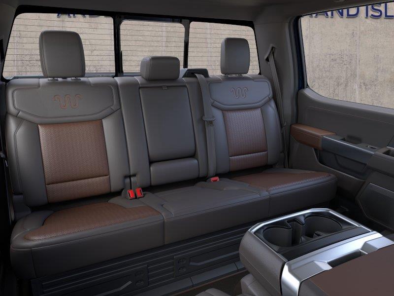 Vehicle photo 11