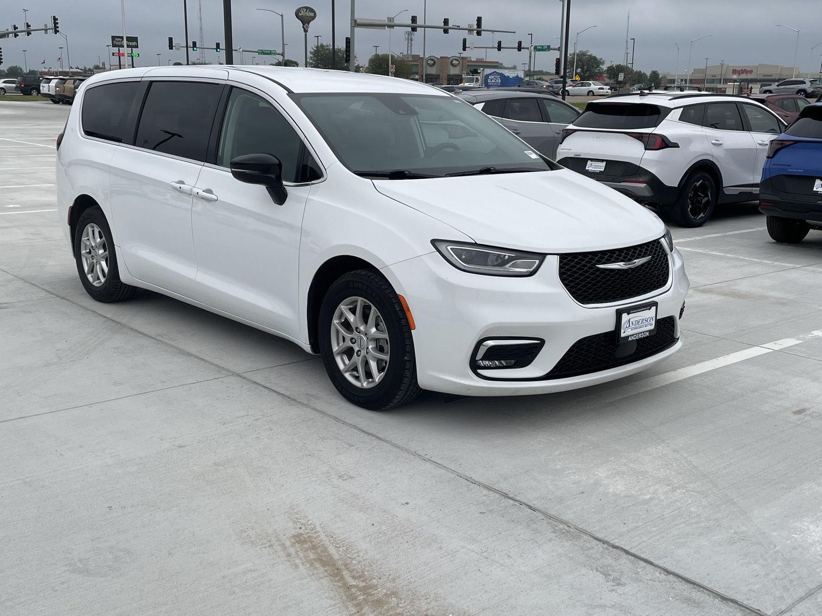 Vehicle photo 8