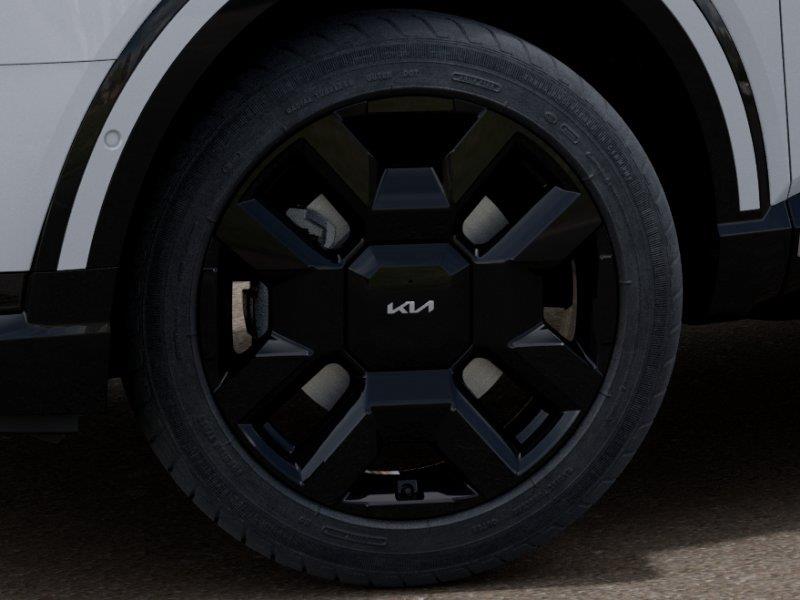 Vehicle photo 9