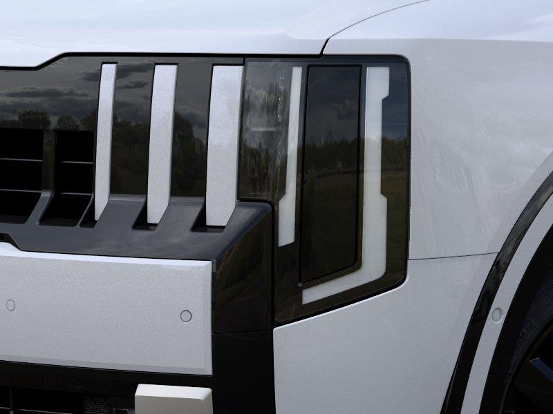 Vehicle photo 10