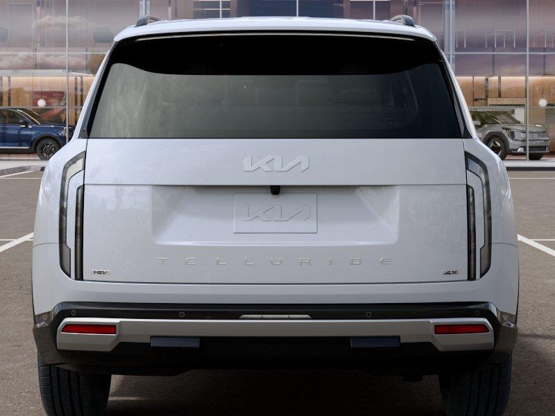 Vehicle photo 13