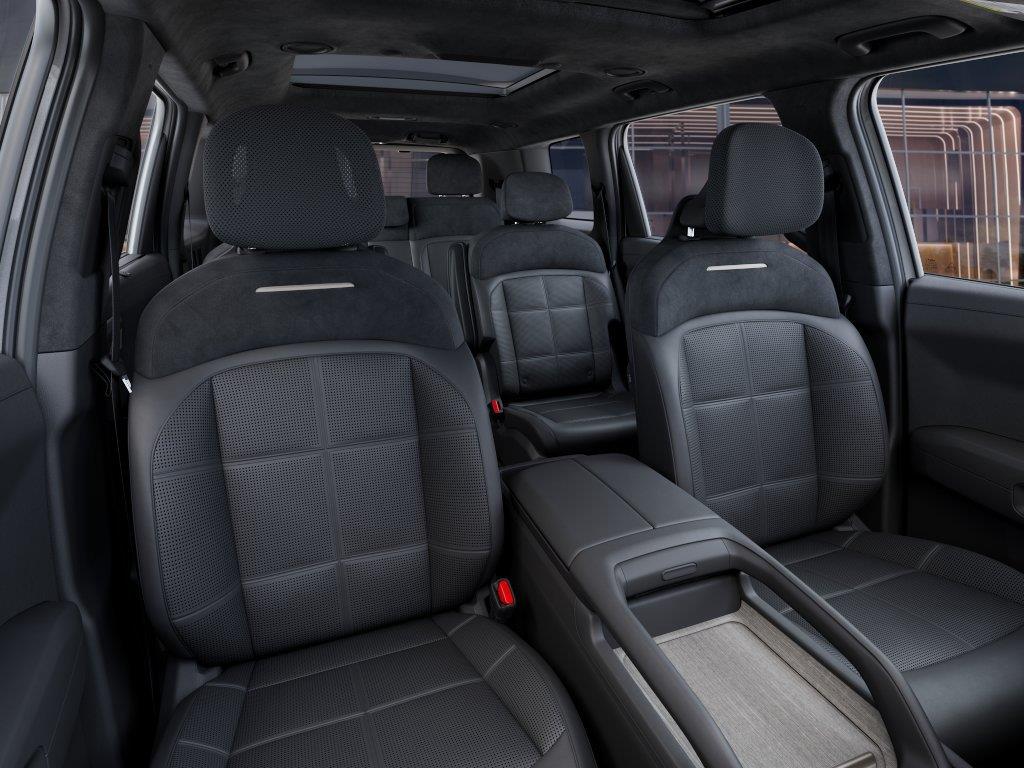 Vehicle photo 15