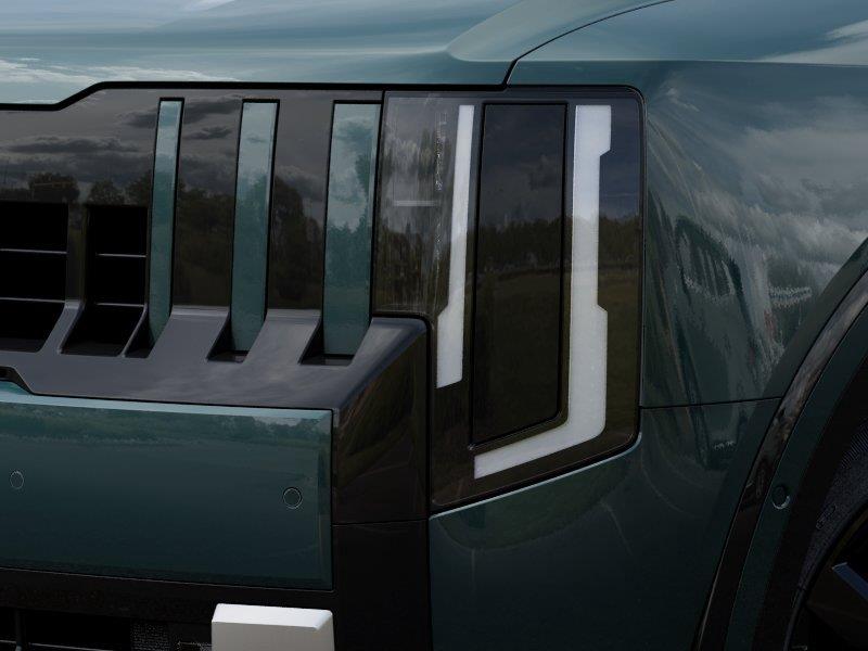 Vehicle photo 10