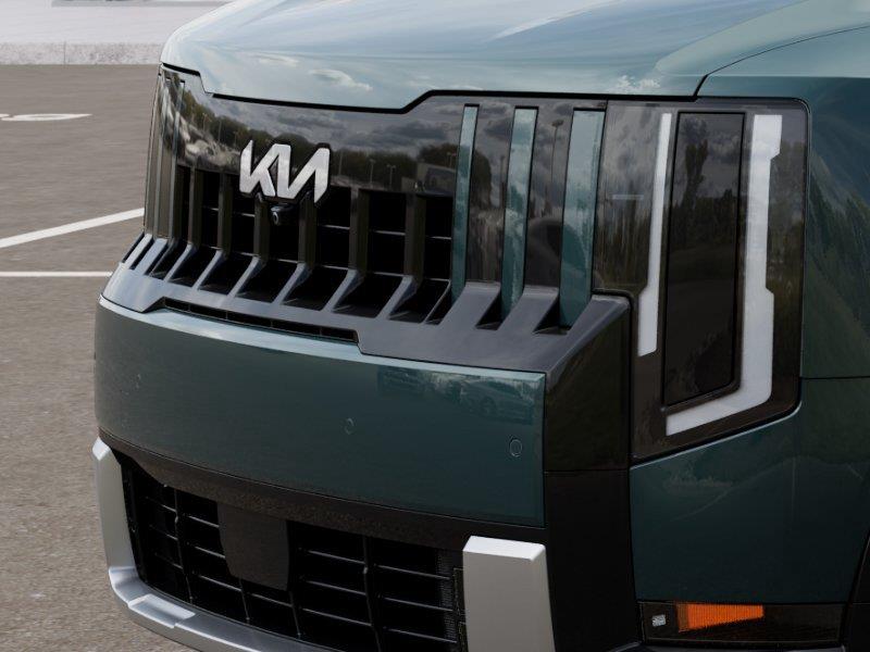 Vehicle photo 12