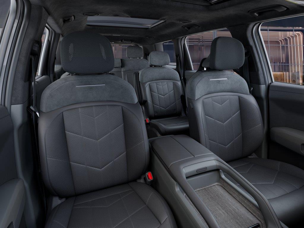 Vehicle photo 15