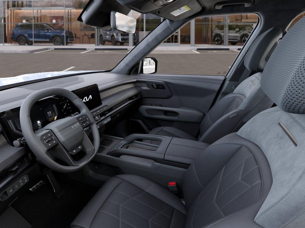 Vehicle photo 17