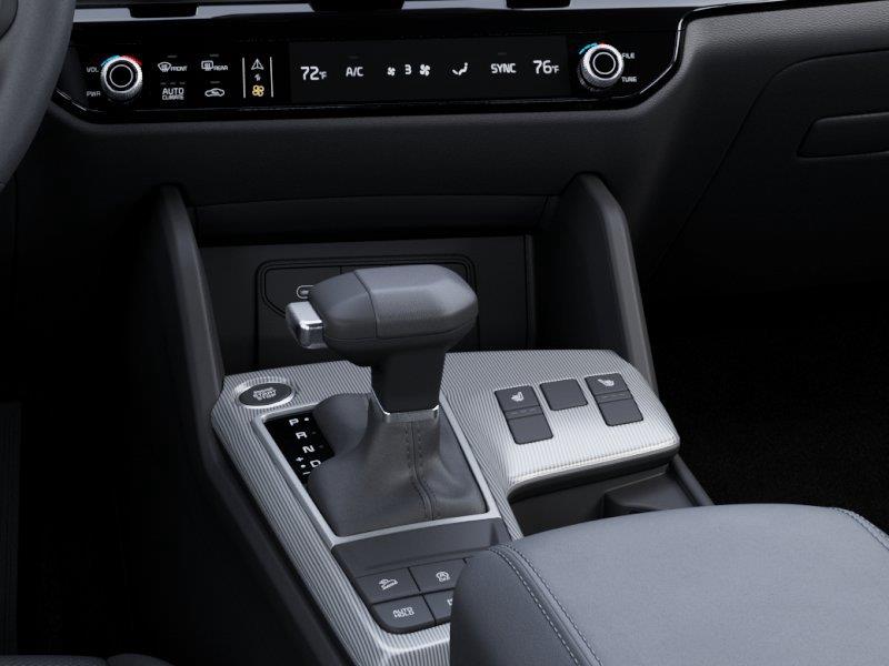 Vehicle photo 23