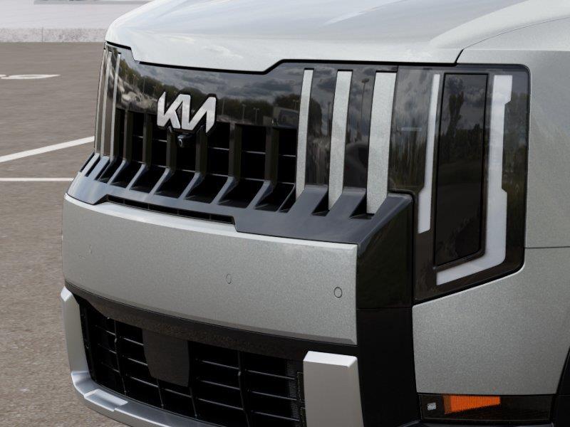 Vehicle photo 12