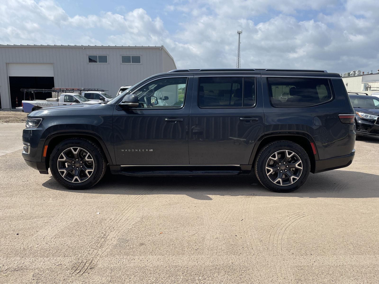 Vehicle photo 2