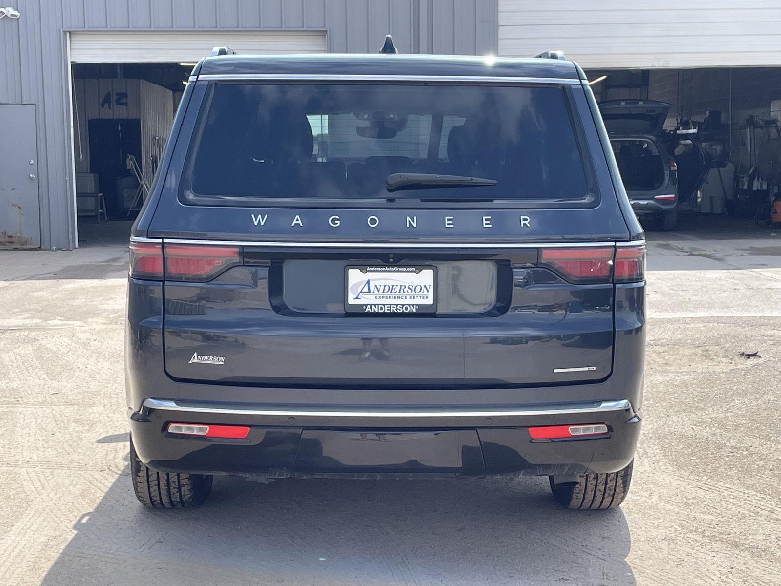 Vehicle photo 5