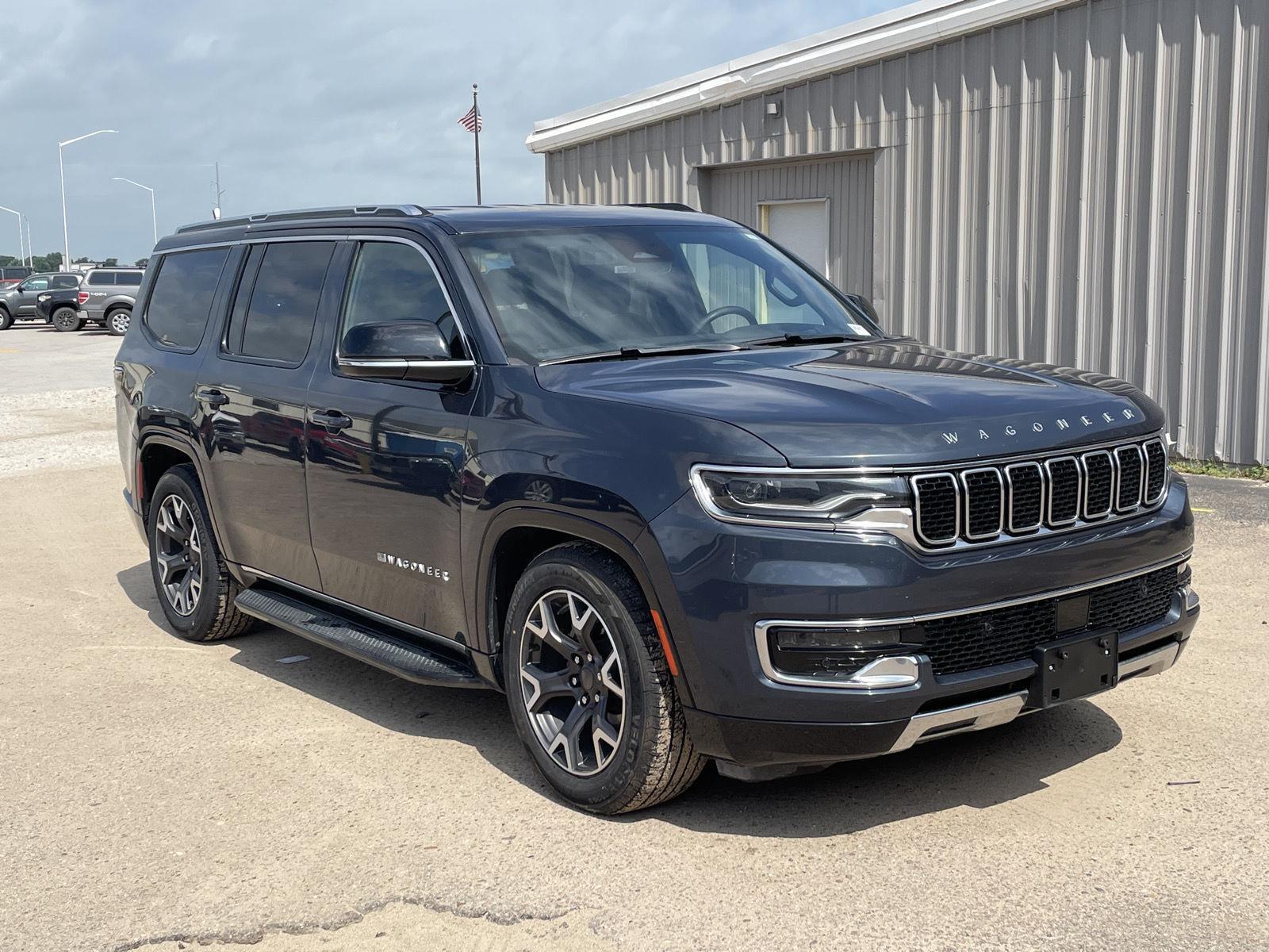 Vehicle photo 8