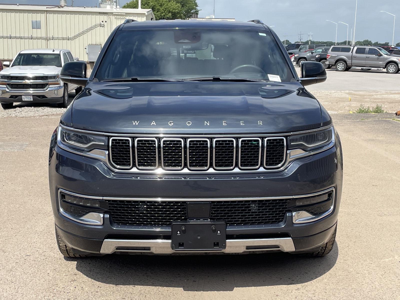 Vehicle photo 9