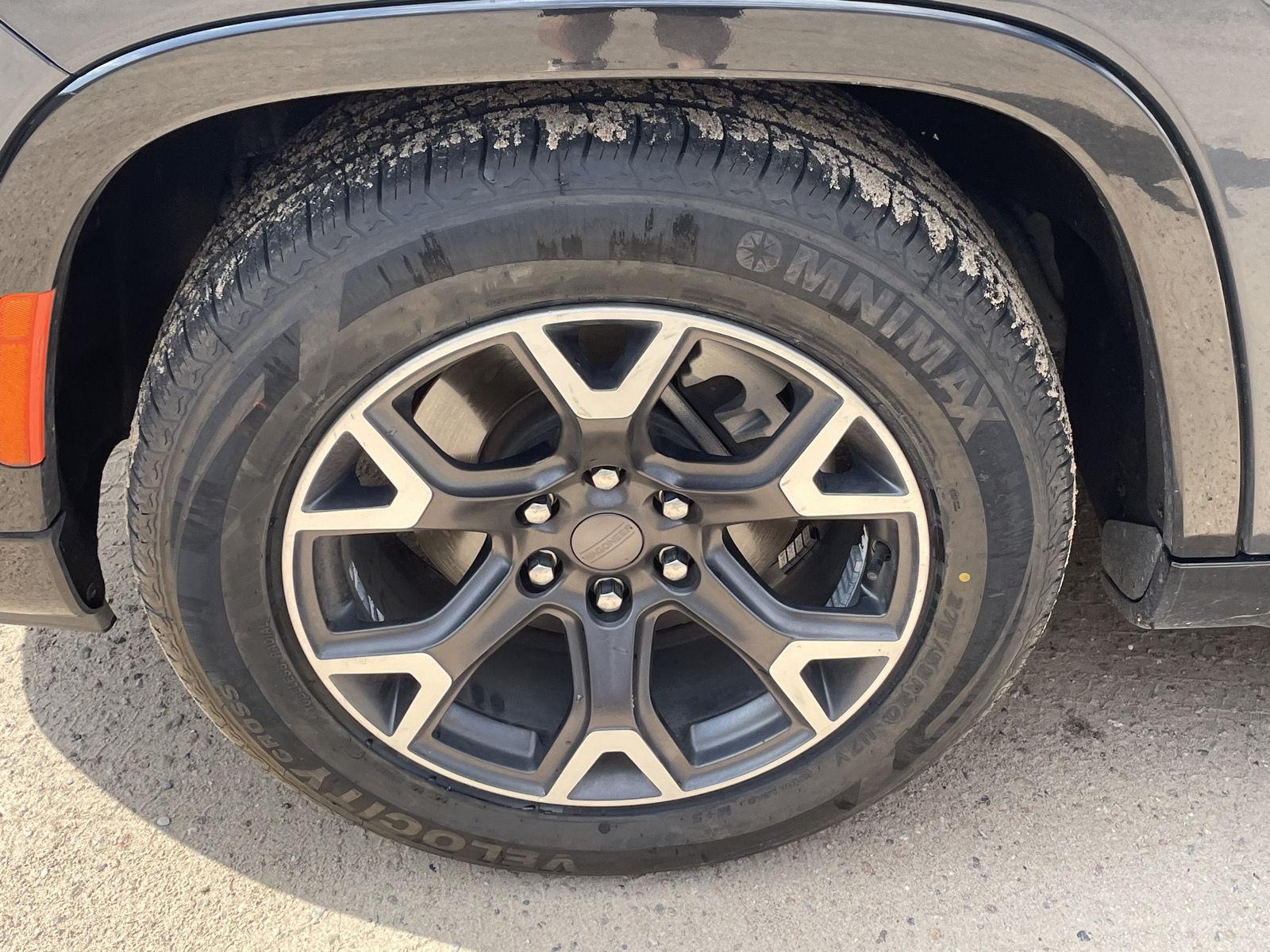Vehicle photo 10
