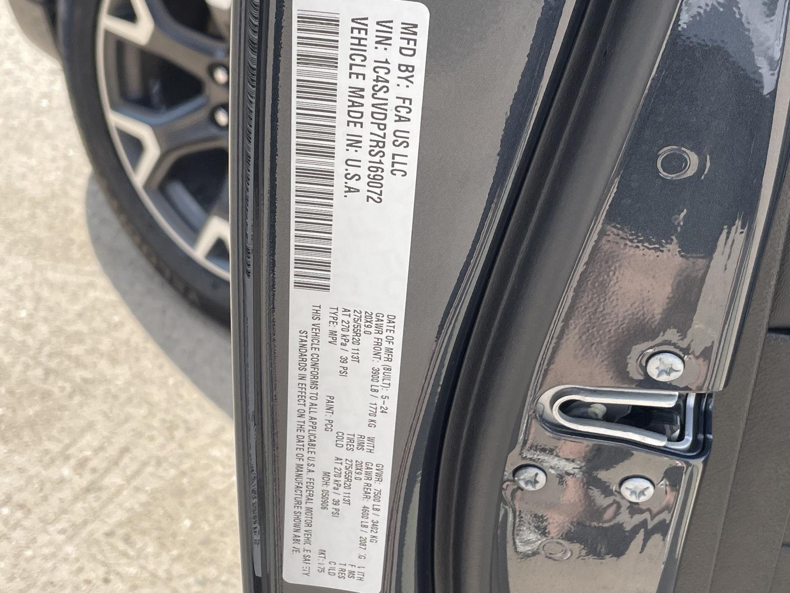 Vehicle photo 11