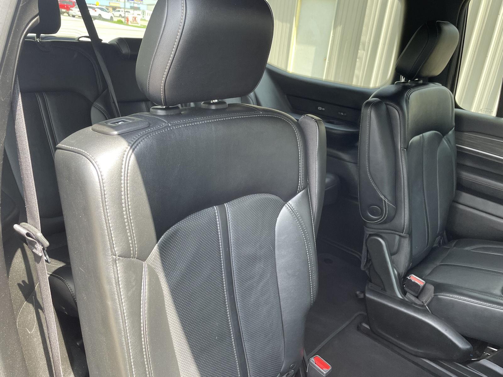 Vehicle photo 22