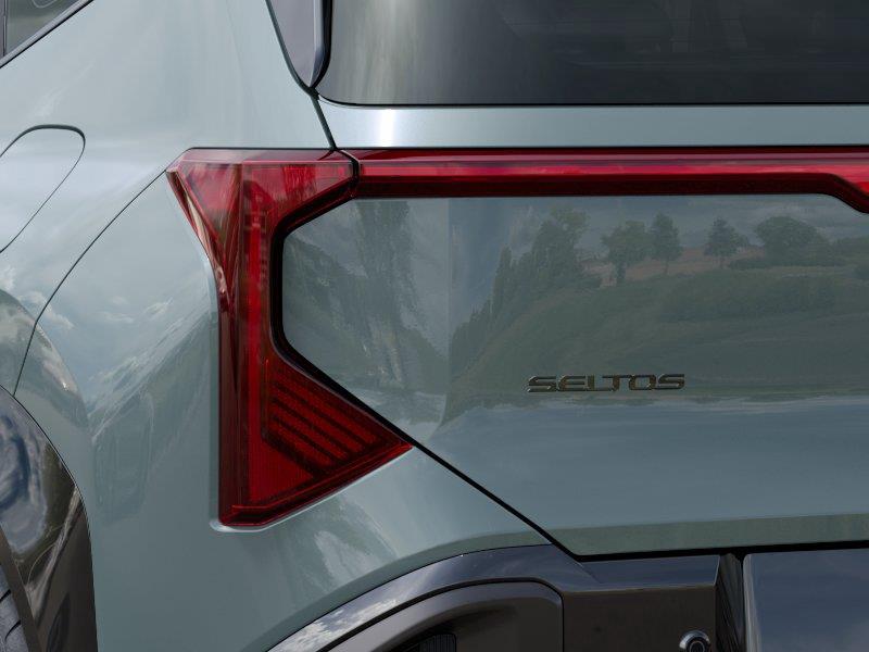 Vehicle photo 11