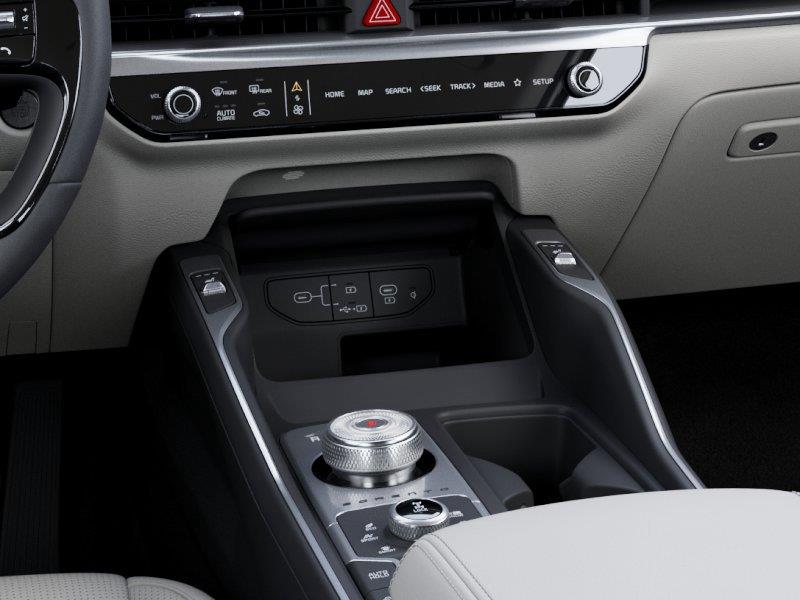 Vehicle photo 23