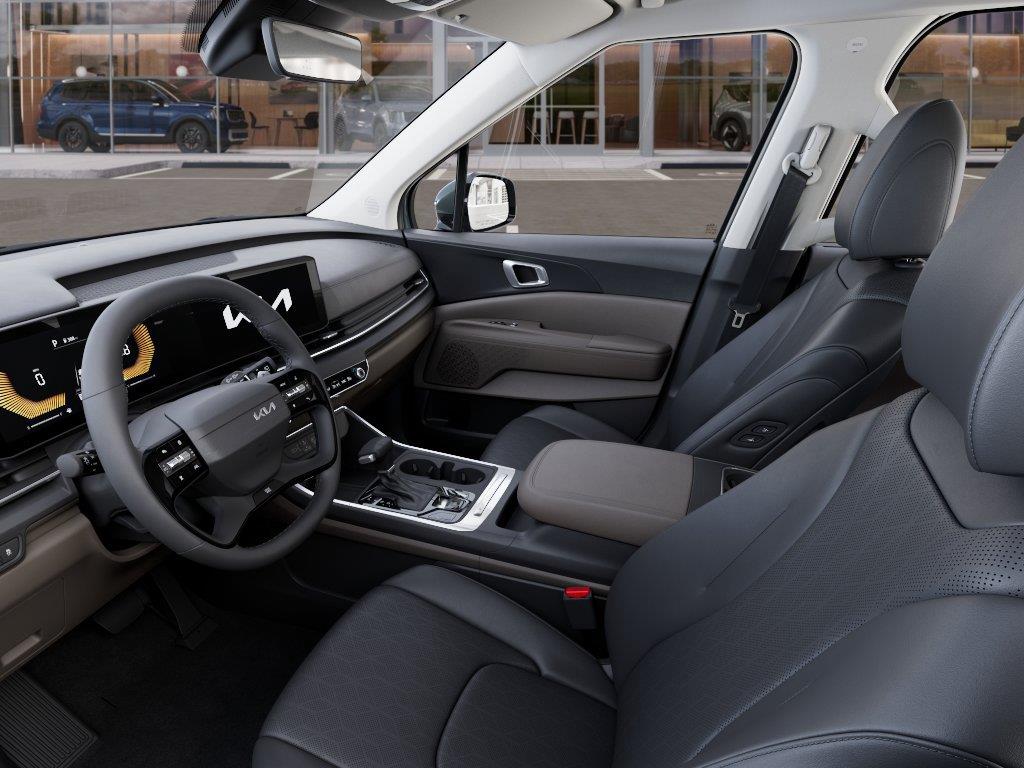 Vehicle photo 17