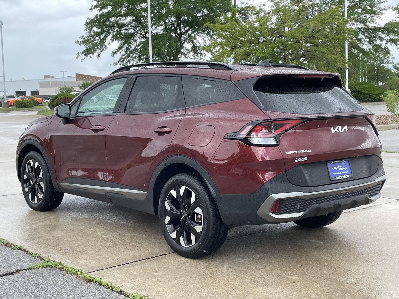 Vehicle photo 9