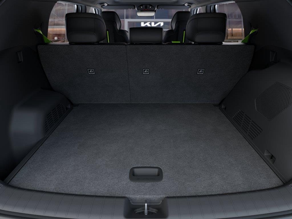 Vehicle photo 19