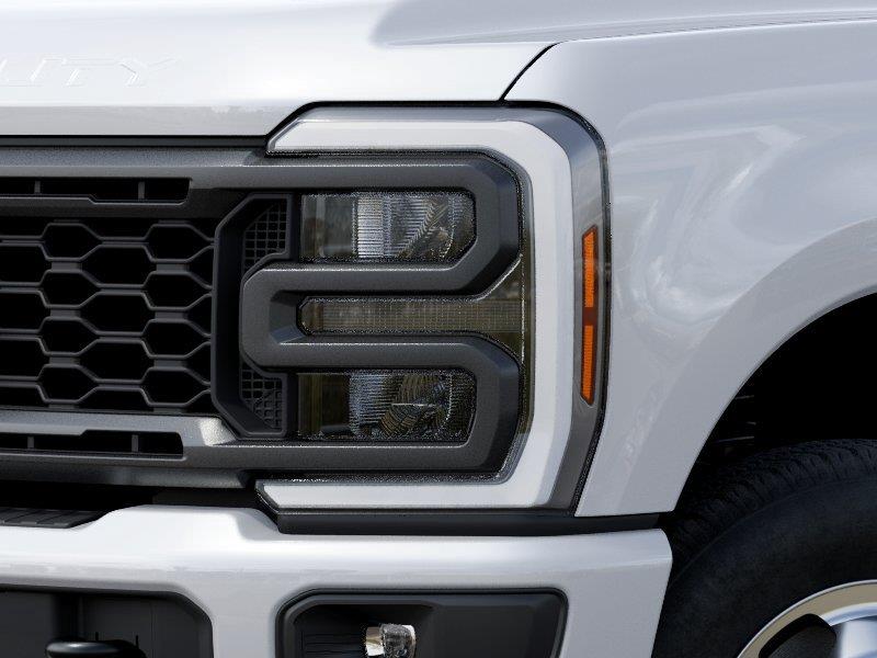 Vehicle photo 18