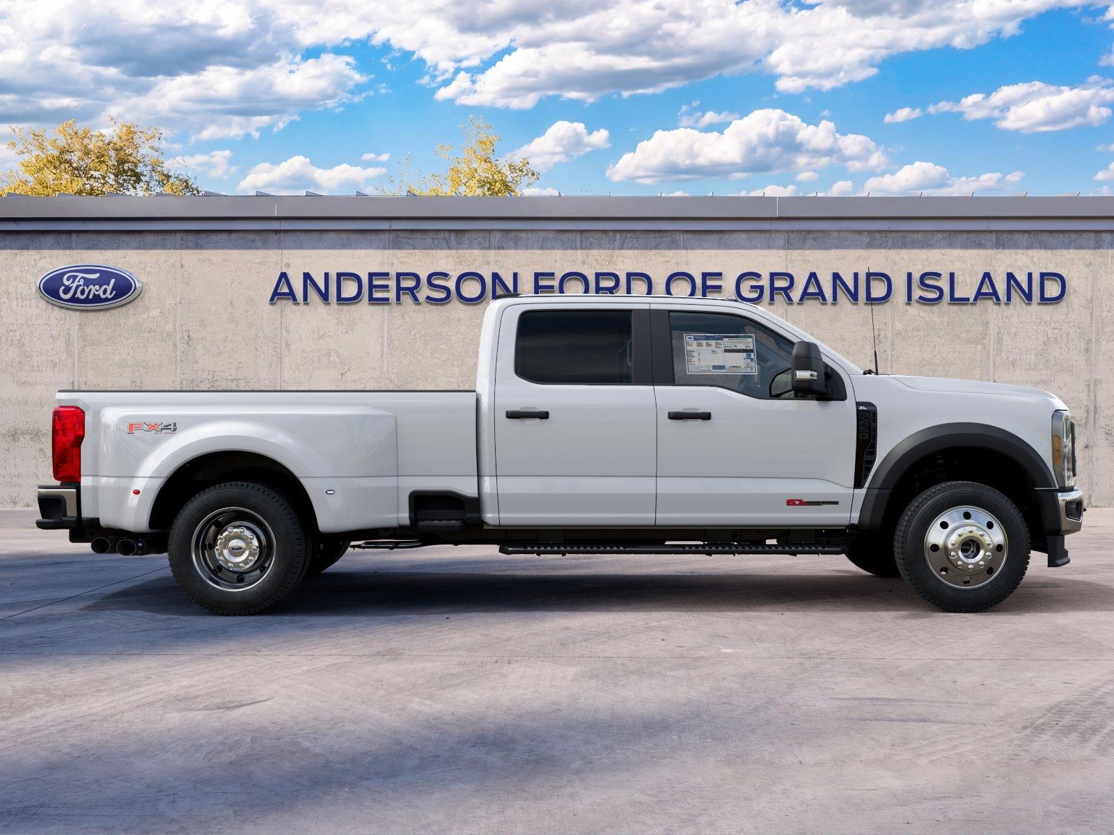 Vehicle photo 5