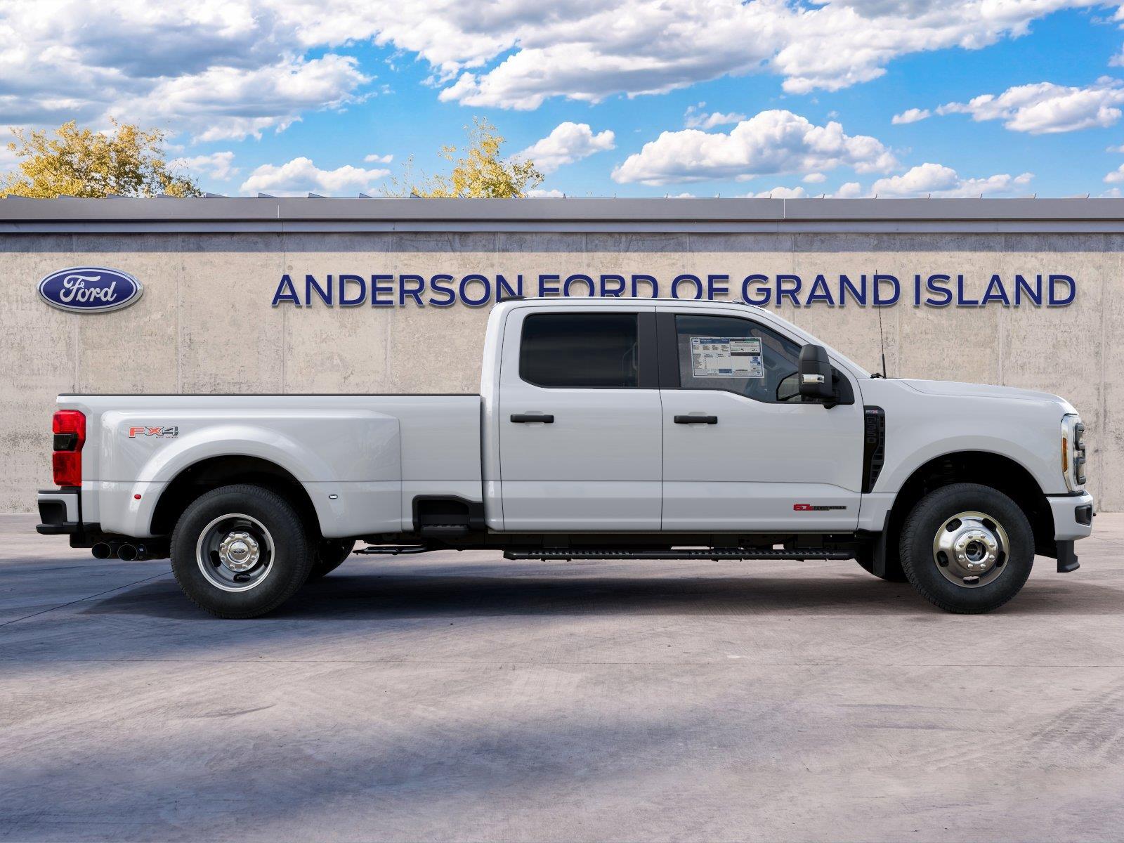 Vehicle photo 5