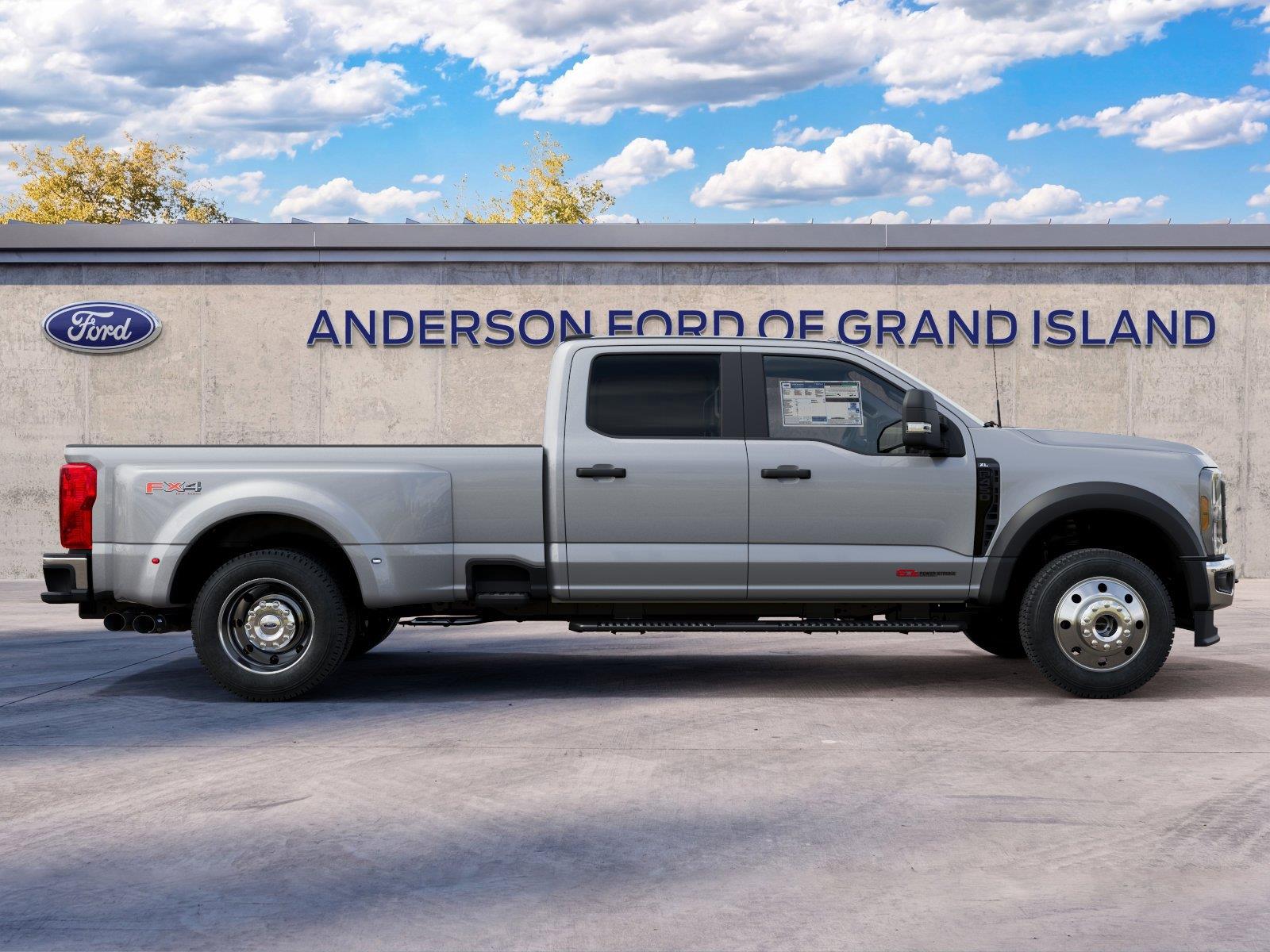 Vehicle photo 5