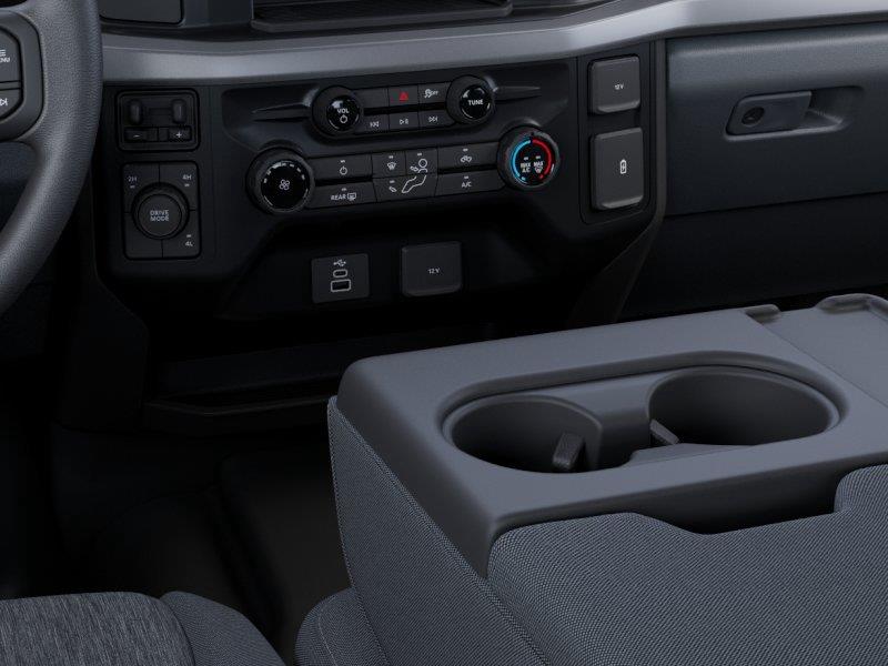 Vehicle photo 15
