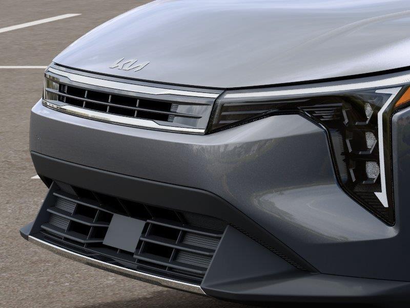 Vehicle photo 12