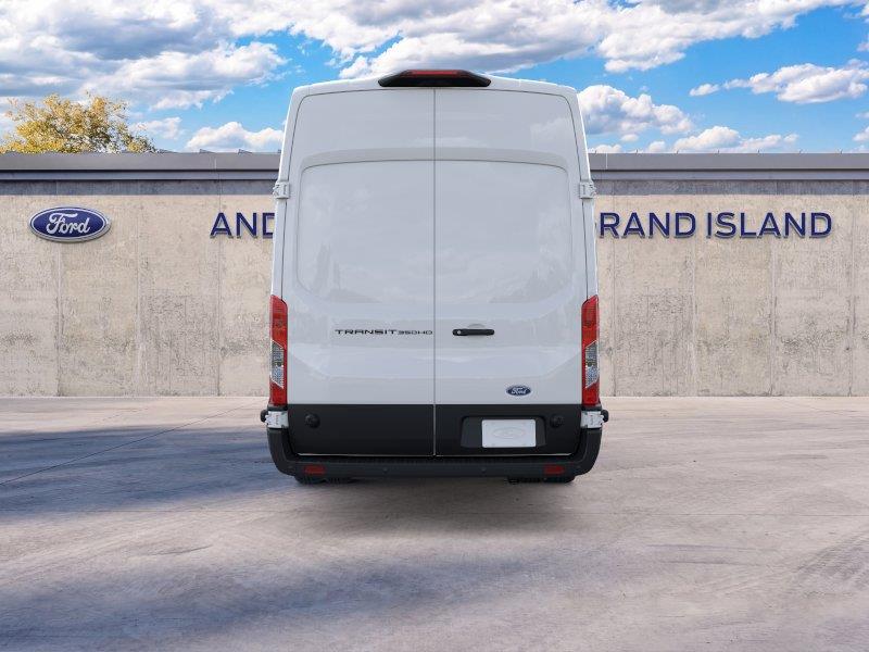 Vehicle photo 5