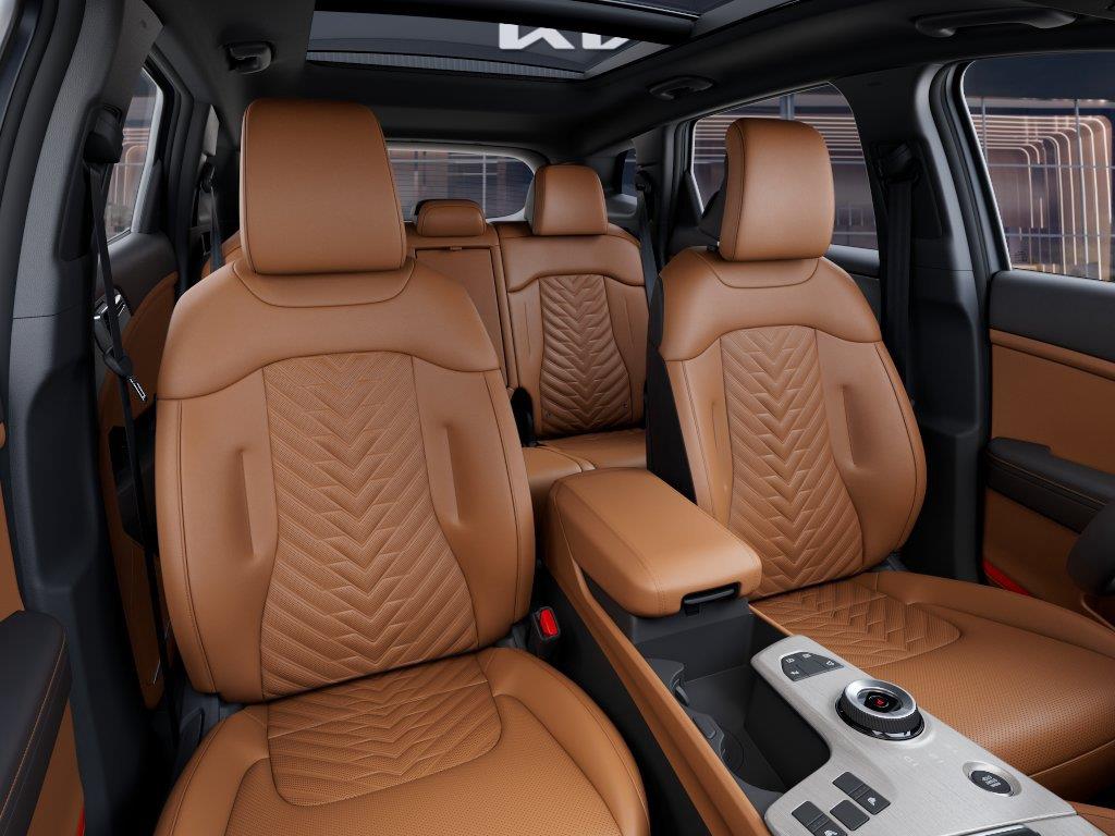 Vehicle photo 15