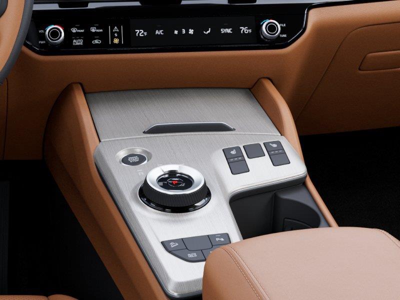 Vehicle photo 23