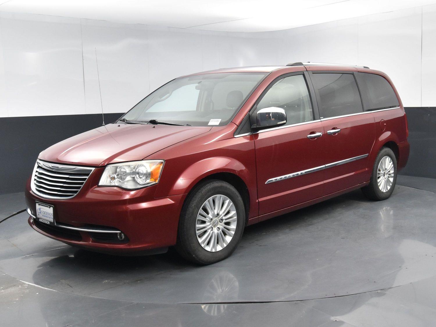 Used 2013 Chrysler Town And Country Limited Minivans for sale in Grand Island NE