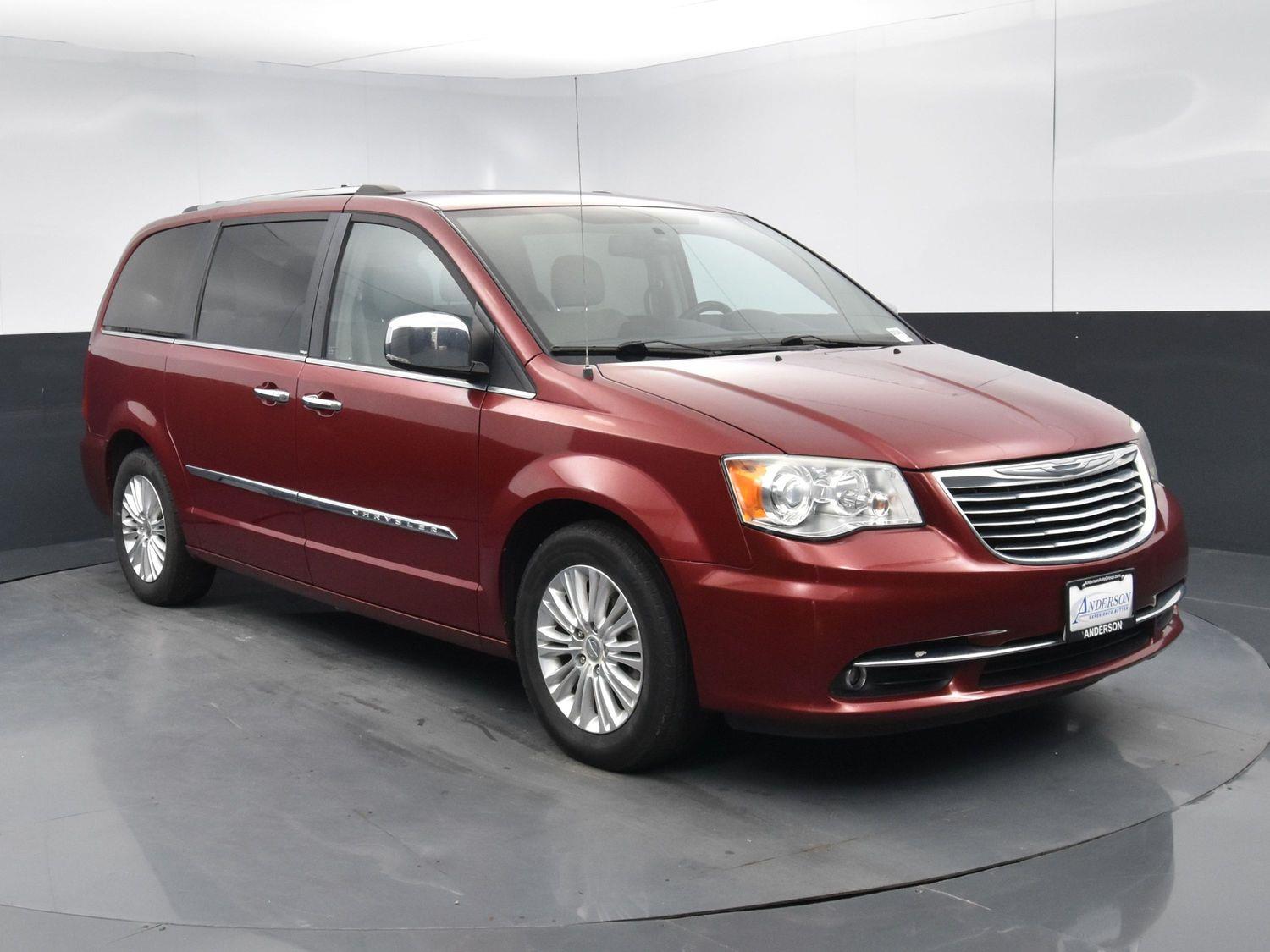 Used 2013 Chrysler Town And Country Limited Minivans for sale in Grand Island NE