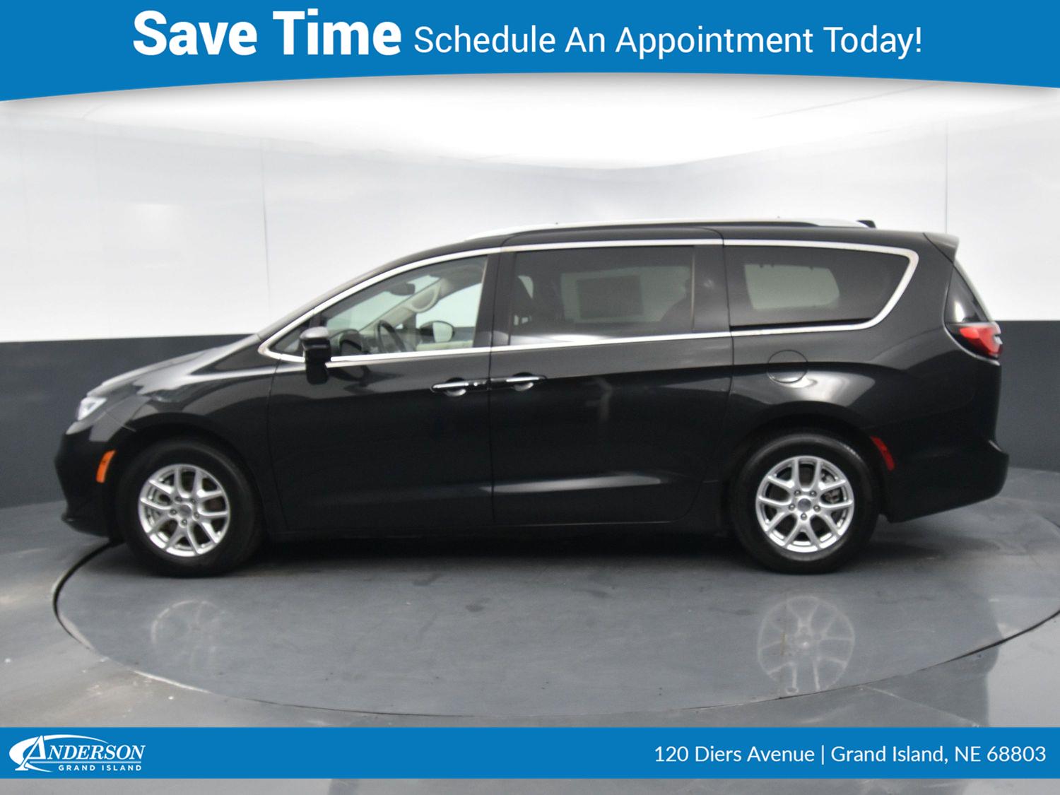 Used 2021 Chrysler Pacifica Touring L Minivans for sale in Grand Island NE