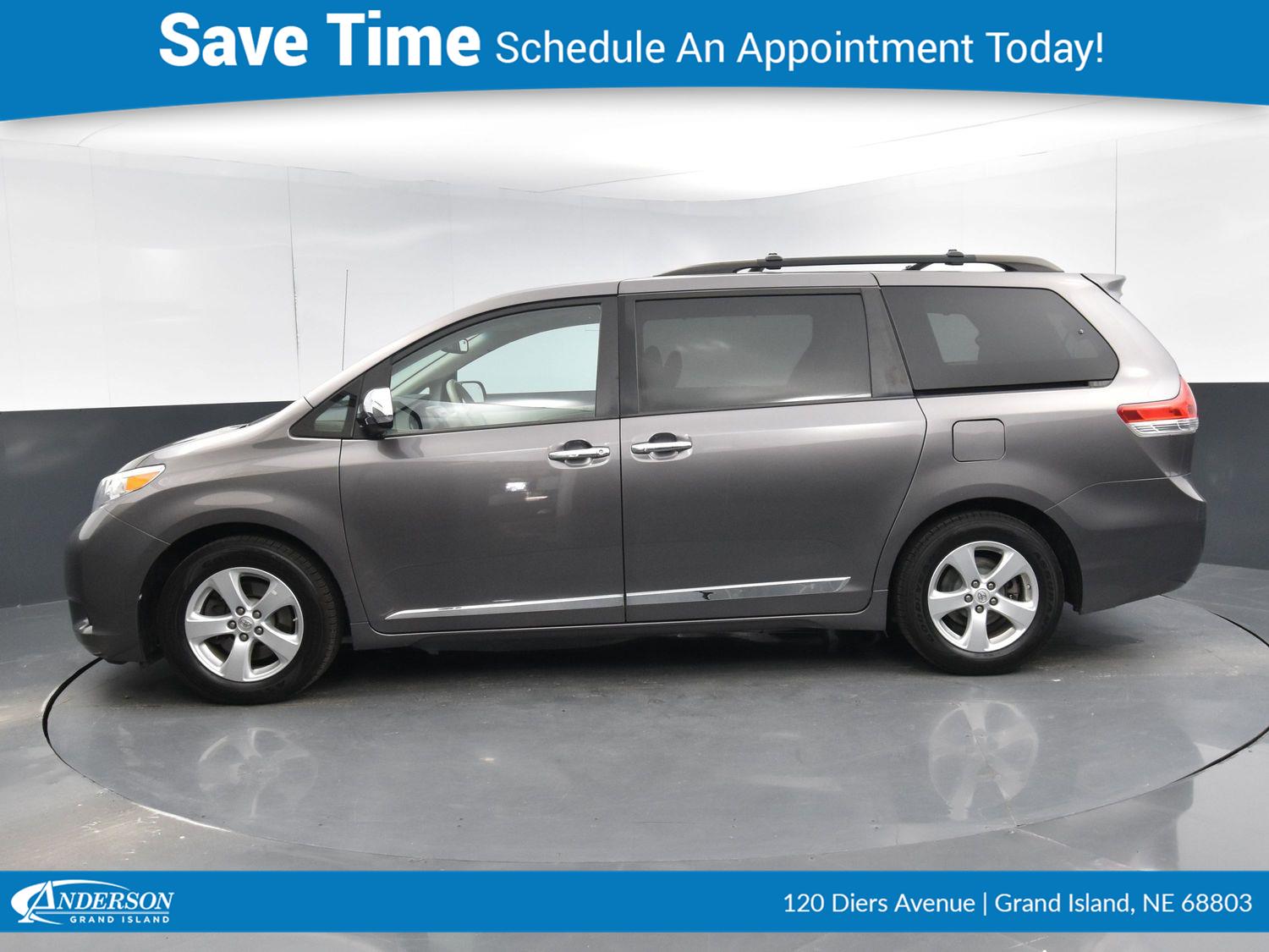 Used 2014 Toyota Sienna LE Stock: 2001989A