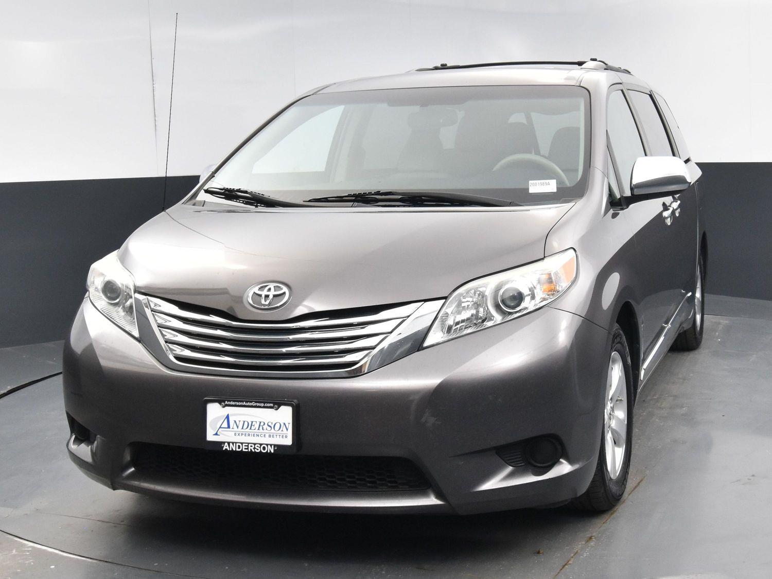 Used 2014 Toyota Sienna LE Minivans for sale in Grand Island NE