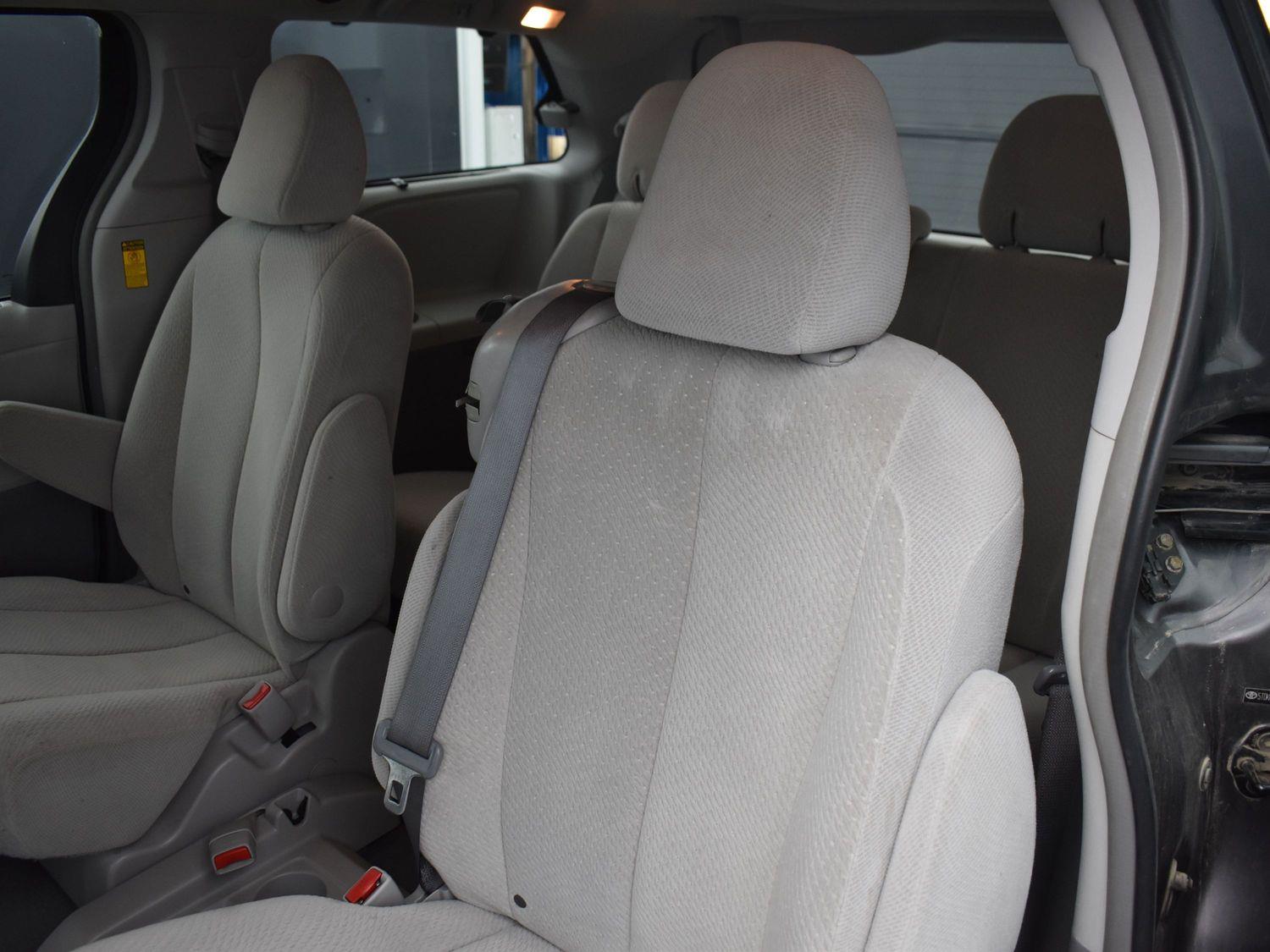 Used 2014 Toyota Sienna LE Minivans for sale in Grand Island NE