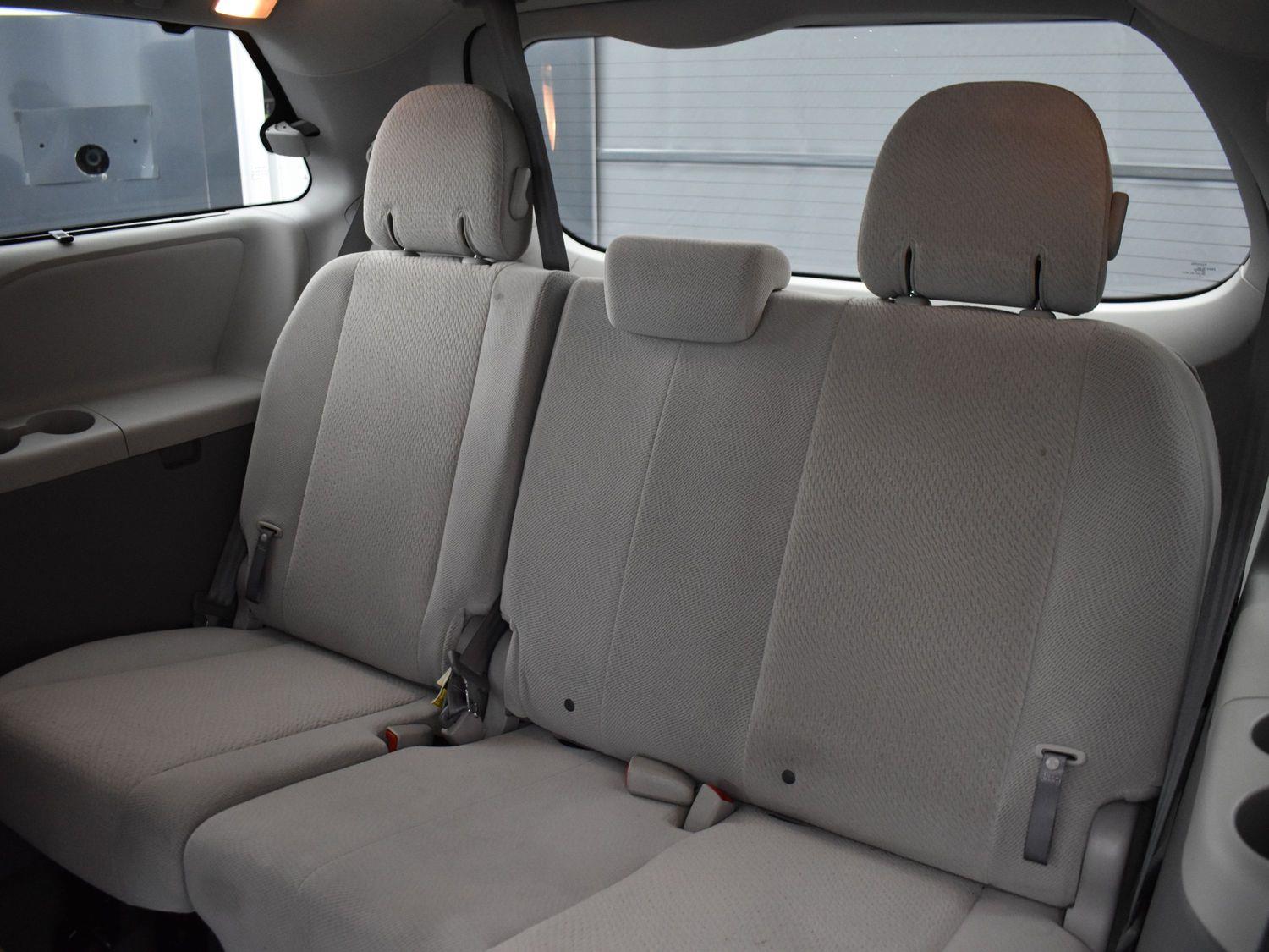 Used 2014 Toyota Sienna LE Minivans for sale in Grand Island NE