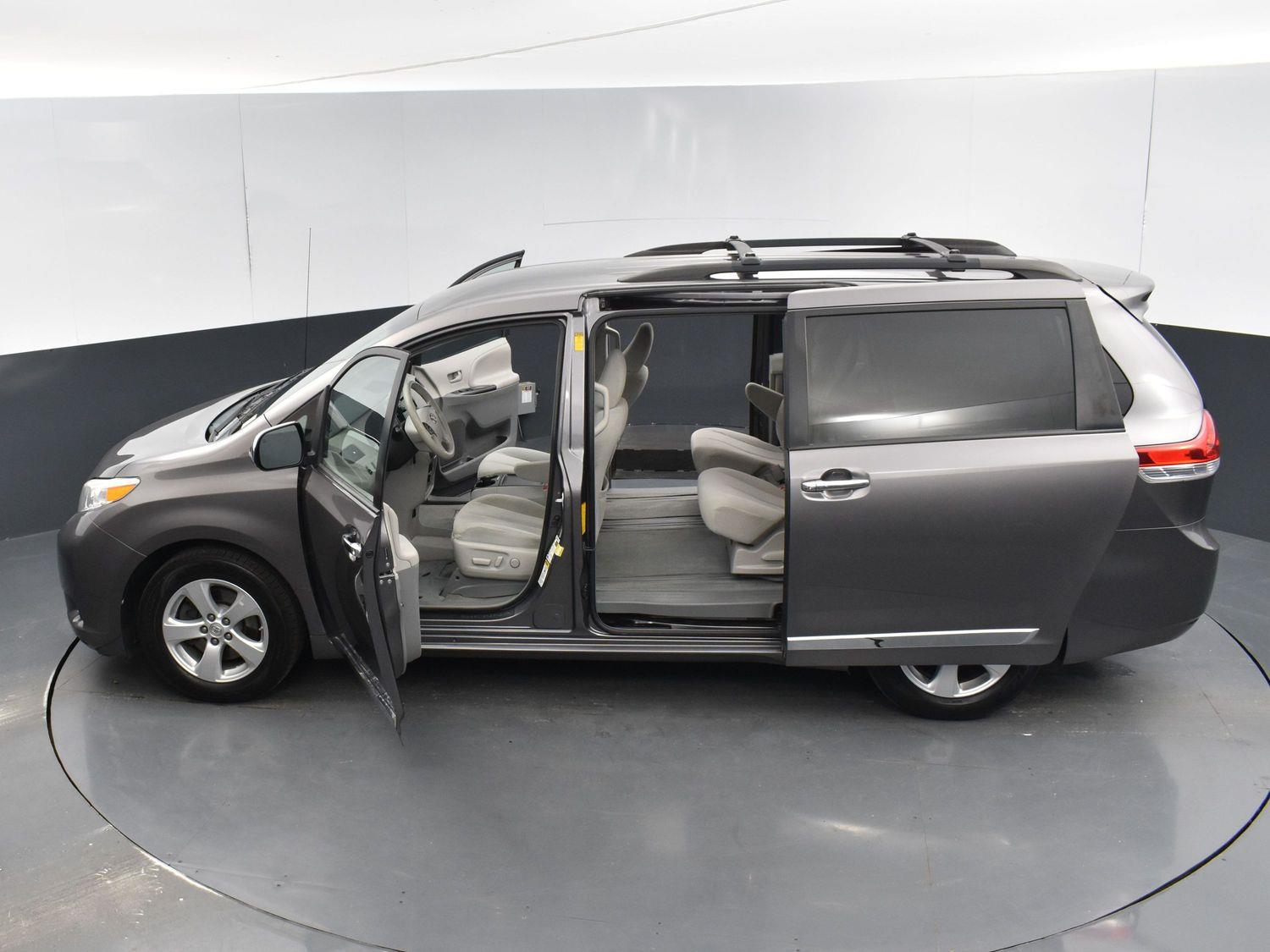 Used 2014 Toyota Sienna LE Minivans for sale in Grand Island NE