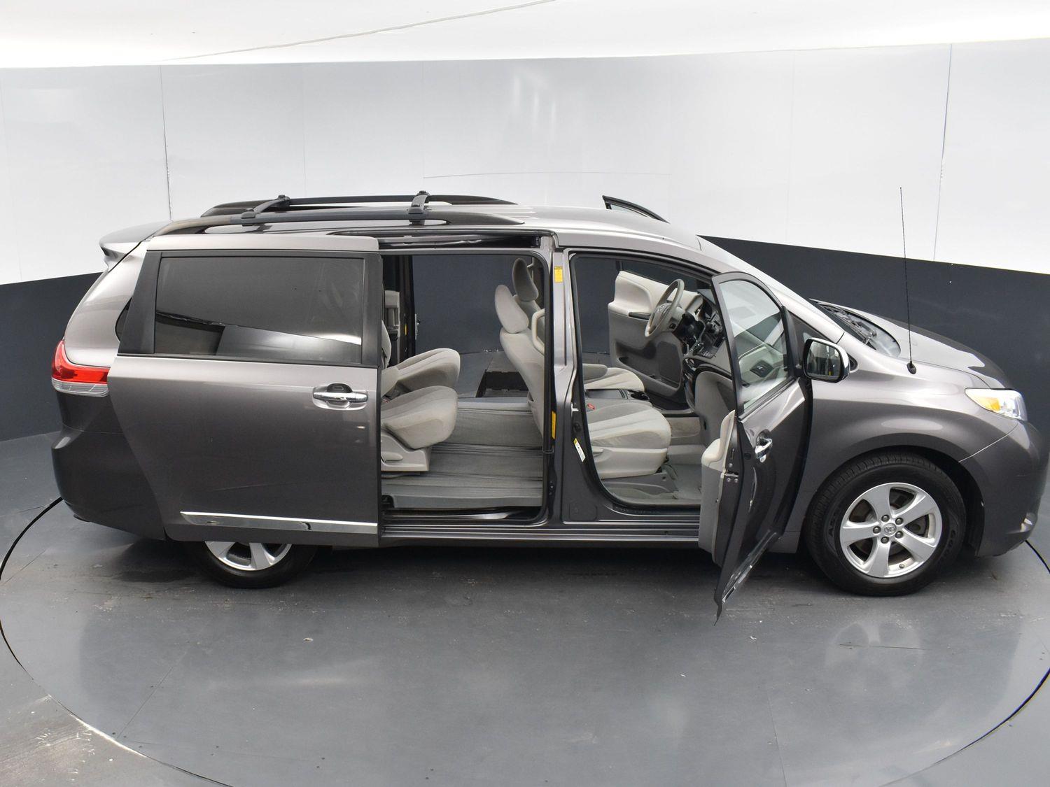 Used 2014 Toyota Sienna LE Minivans for sale in Grand Island NE